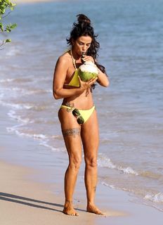Katie Price feet photo thumbnail