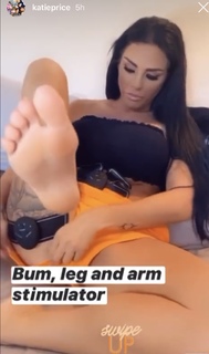 Katie Price feet photo thumbnail