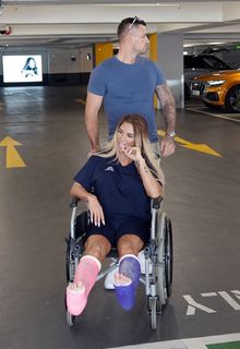Katie Price feet photo thumbnail