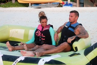 Katie Price feet photo thumbnail