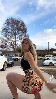 Katie Sigmond feet photo thumbnail