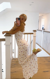 Katie Sigmond feet photo thumbnail