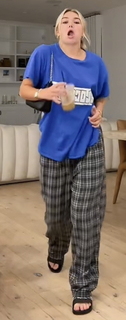 Katie Sigmond feet photo thumbnail
