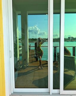 Katie Sigmond feet photo thumbnail