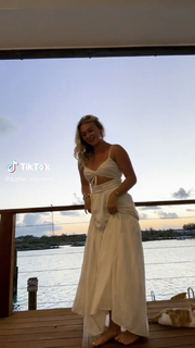 Katie Sigmond feet photo thumbnail