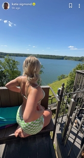 Katie Sigmond feet photo thumbnail