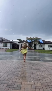 Katie Sigmond feet photo thumbnail