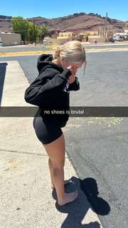 Katie Sigmond feet photo thumbnail