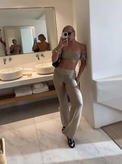 Katie Sigmond feet photo thumbnail