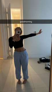 Katie Sigmond feet photo thumbnail
