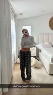 Katie Sigmond feet photo thumbnail