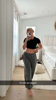 Katie Sigmond feet photo thumbnail