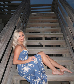 Katie Sigmond feet photo thumbnail
