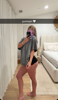 Katie Sigmond feet photo thumbnail