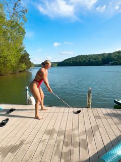 Katie Sigmond feet photo thumbnail