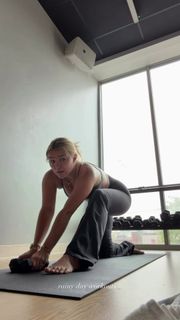 Katie Sigmond feet photo 15