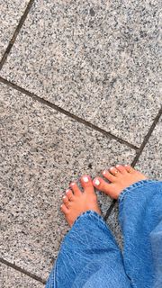 Katie Sigmond feet photo 5