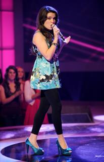 Katie Stevens feet photo thumbnail