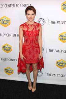 Katie Stevens feet photo thumbnail
