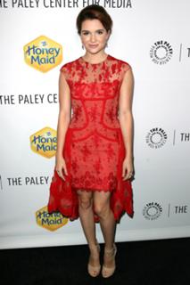 Katie Stevens feet photo thumbnail