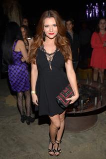 Katie Stevens feet photo thumbnail