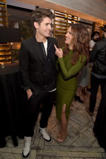 Katie Stevens feet photo thumbnail
