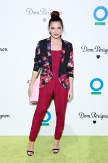 Katie Stevens feet photo thumbnail