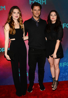 Katie Stevens feet photo thumbnail