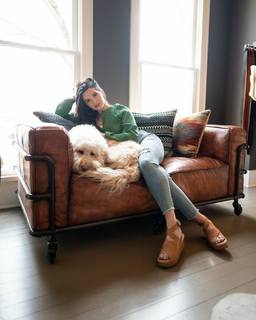 Katie Stevens feet photo thumbnail