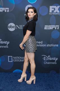 Katie Stevens feet photo thumbnail