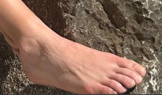 Katie Swan feet photo 17