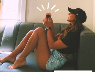 Katie Thurston feet photo 10