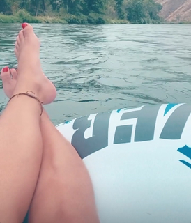 Katie Thurston feet photo 9