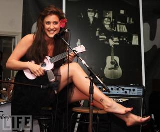 Katie Waissel feet photo 6