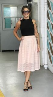 Katie Waissel feet photo 8