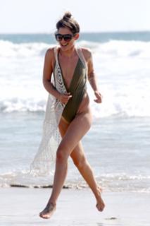 Katie Waissel feet photo 17