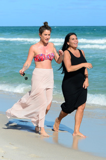 Katie Waissel feet photo 15