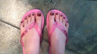 Katie Wilson feet photo 9