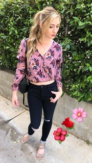 Katie Wilson feet photo 2