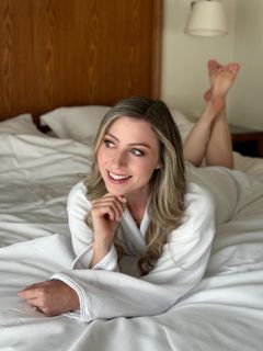 Katie Wilson feet photo 12