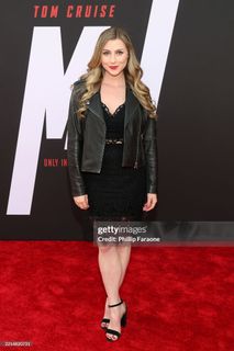 Katie Wilson feet photo 11