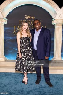 Katie Wilson feet photo 10