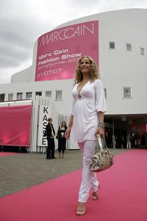 Katja Burkard feet photo thumbnail