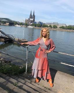 Katja Burkard feet photo thumbnail