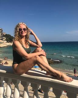 Katja Burkard feet photo thumbnail