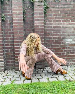 Katja Burkard feet photo thumbnail