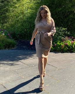 Katja Burkard feet photo thumbnail