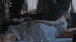 Katja Herbers feet photo thumbnail