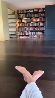 Katja Schuurman feet photo 19
