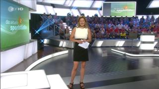 Katrin Müller-Hohenstein feet photo thumbnail